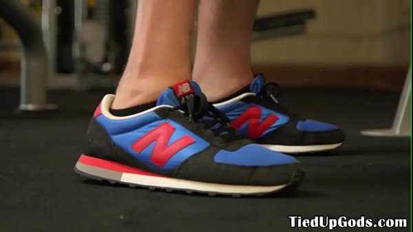 BDSM fitness sub blindfolded for cocksucking