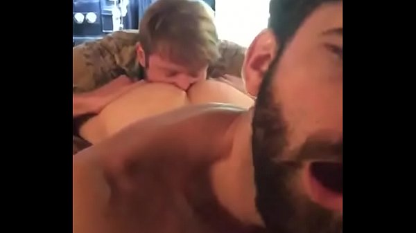 – Colby Keller Chupando Cuzinho –