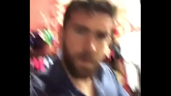 Atendente chupando cliente