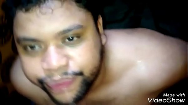 Gordo delícia chupando bem gostoso e recebendo mijada na cara e na boca bem gostoso do macho. Em Belém do Pará (91)983036545