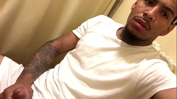 NEGRO LINDO NA PUNHETA