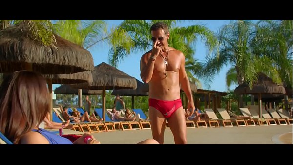 Marcelo Saback de sunga