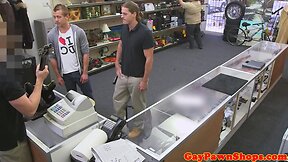 Straight pawning guy has threesome with broker