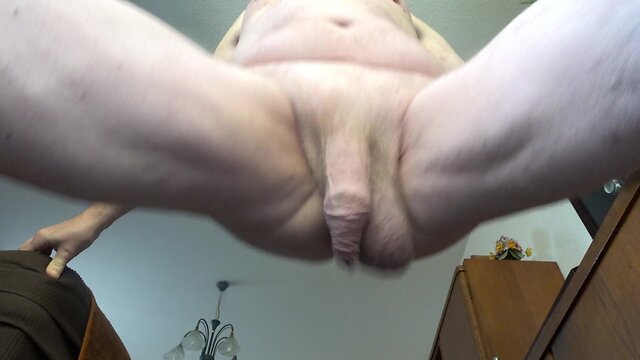 Andreas geschlecht aus der unteren perspektive betrachtet.