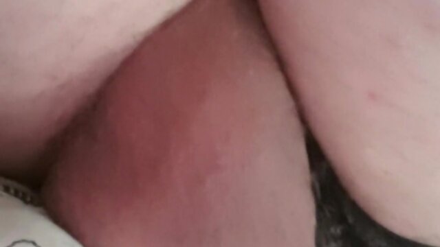Je baise mes vaginettes en attendant de trouver une trav