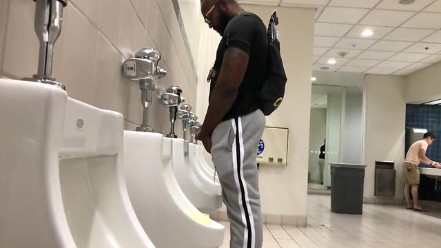 Aquela manjada no banheiro…