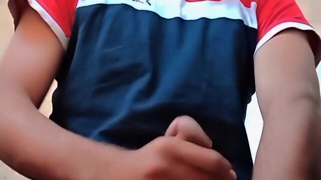 19yo self-pleasuring with large penis