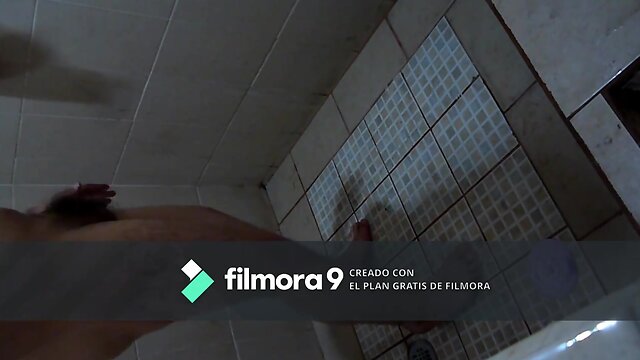 Piernuda y con culo grande para hombres