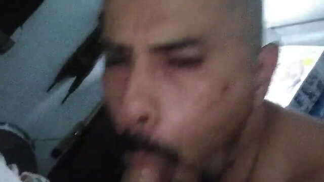 Asi le saque la lechita al final al chico universitario..